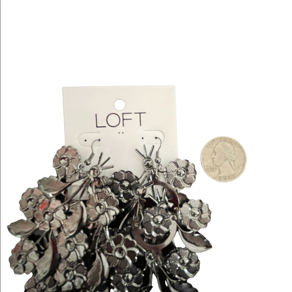 Very light weight silver earrings. Brand new!